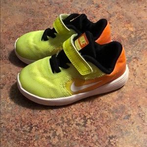 Toddler size 6 Nike shoes